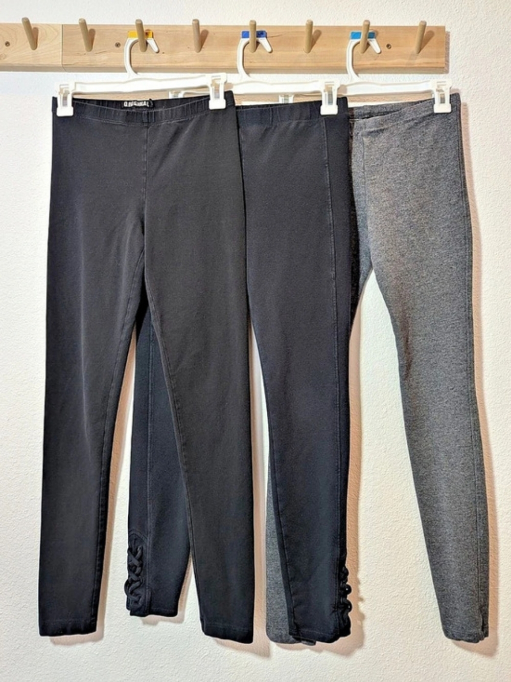 Splendid Leggings 2-Pack in Black & Gray Plus Bonus Black Leggings From Costco